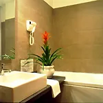 Lemon Garden Hotel 3*