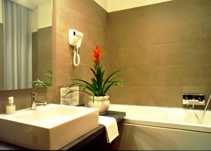 Lemon Garden Hotell 3*