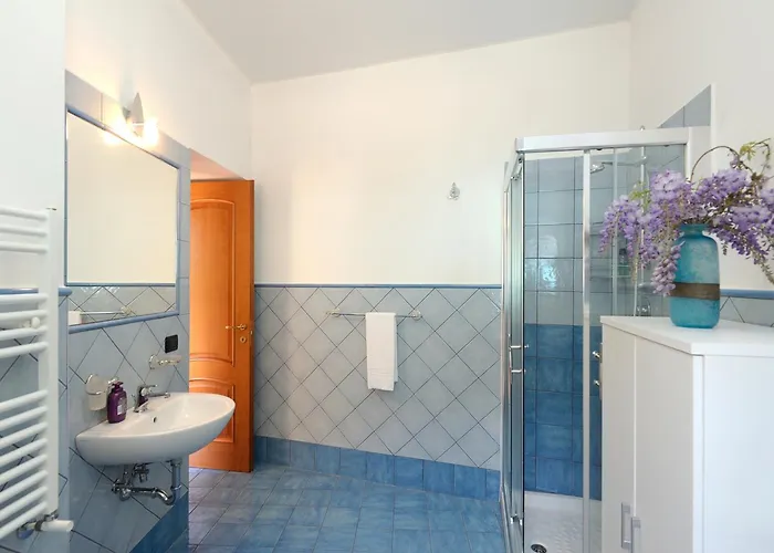 Lemon Garden Hotell 3*