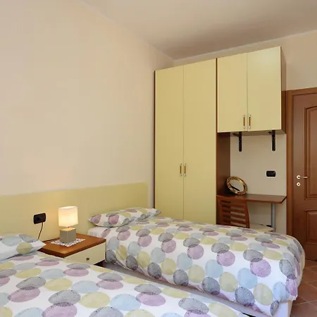 Отель Lemon Garden 3*